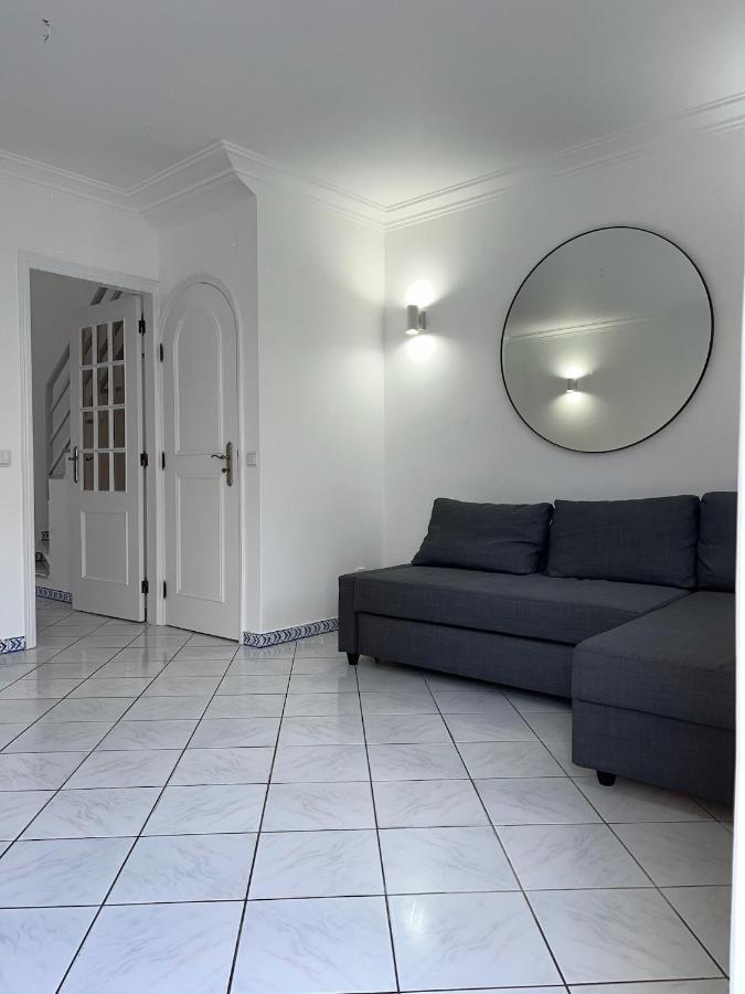 Relaxing 2 Bedroom House 5 Minutes Away From Vilamoura Marina Quarteira Bagian luar foto