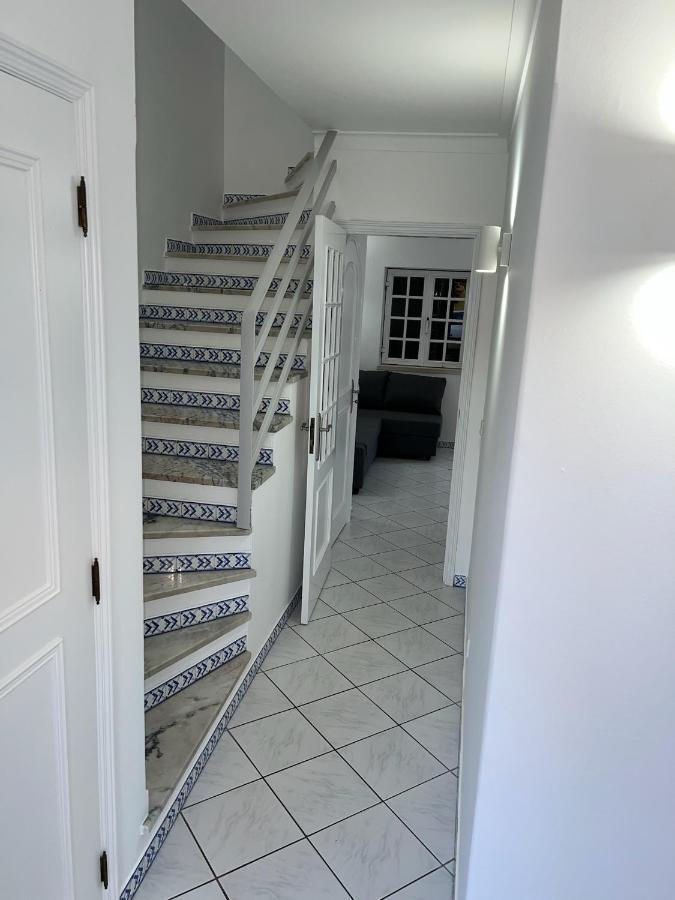 Relaxing 2 Bedroom House 5 Minutes Away From Vilamoura Marina Quarteira Bagian luar foto